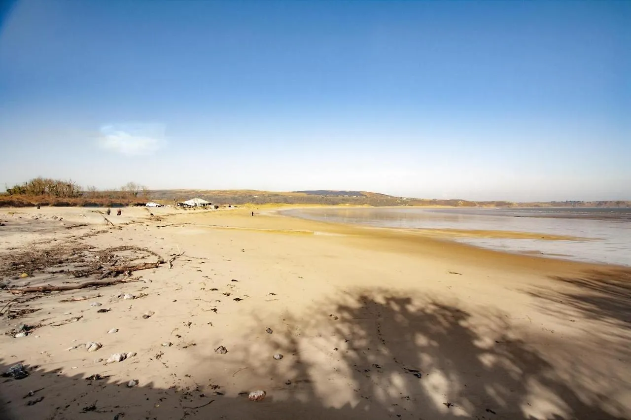Windy Ridge Cottage - 5 Bedroom Holiday Home - Oxwich Oystermouth 0*,  United Kingdom